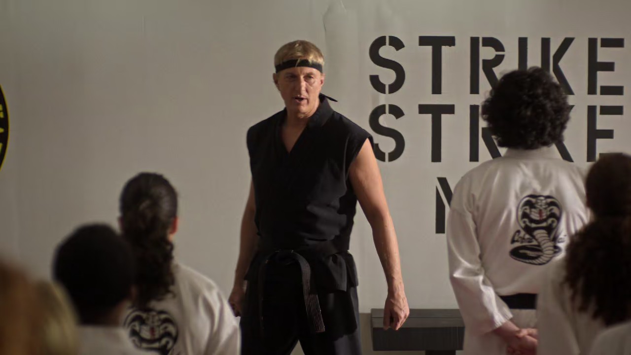 Cobra Kai - S06E15 Hindi + English - Ex-Degenerate NF WEB-DL 1080p HEVC AAC 6ch.mkv.0004